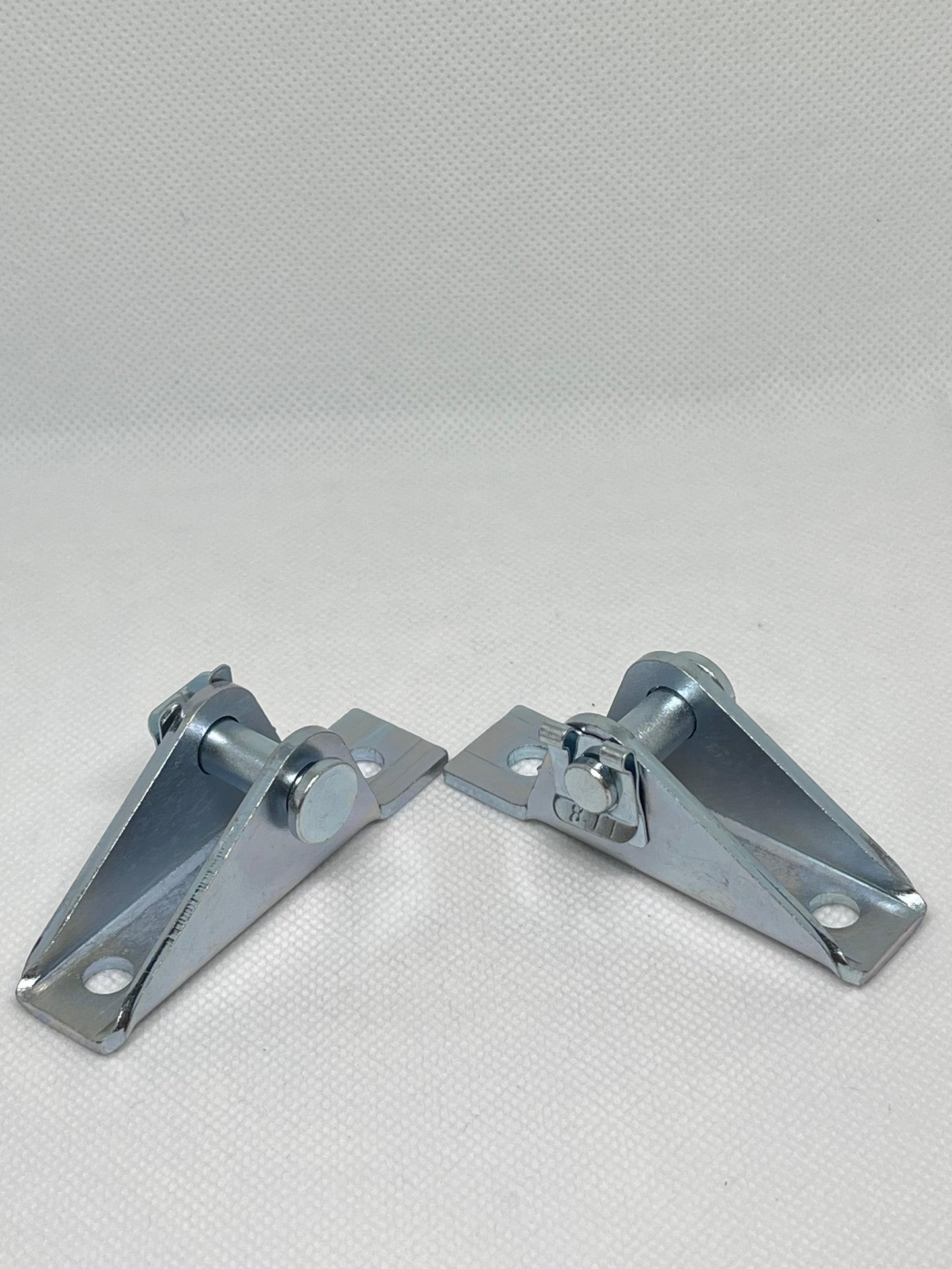 2x 8mm Pivot Gas Strut Brackets – Side Bolt Mount for Eye End Struts M6 Pin