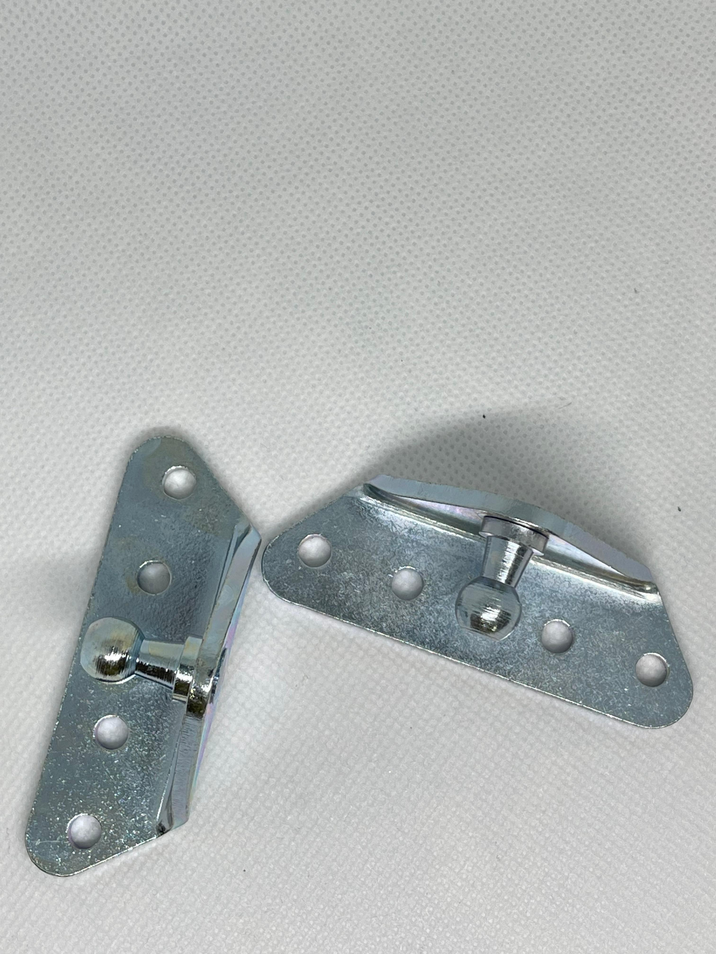 SpringFixUk 2x heavy-duty steel gas strut brackets with 10mm ball stud, right mount, zinc-plated for automotive and industrial use.