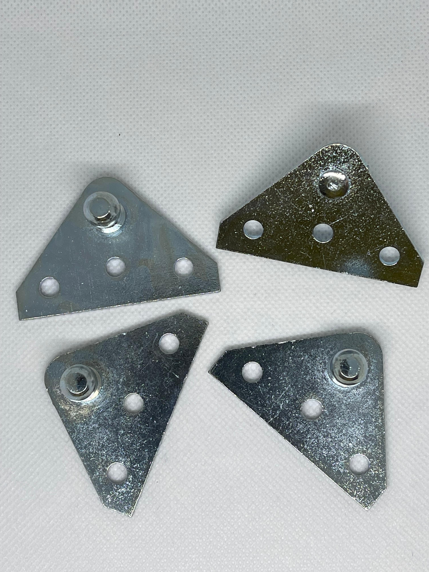 SpringFixUk 2x zinc-plated steel flat mounting plates with 10mm ball studs for gas struts.