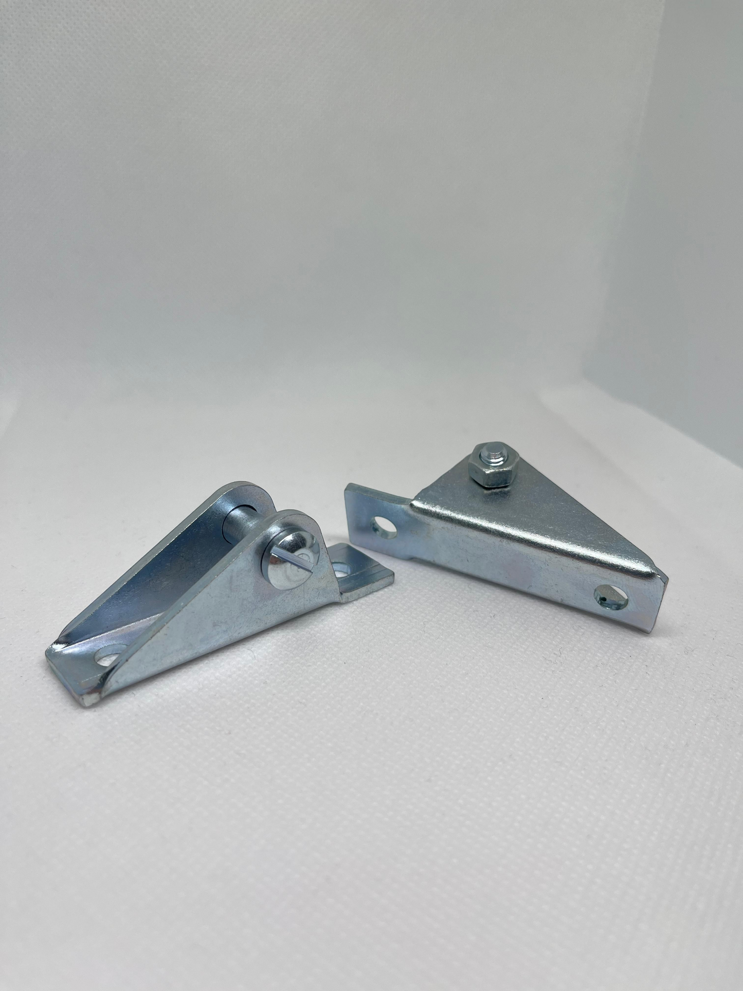 SpringFixUk pair of zinc-plated steel M6 pin bolt side mount gas strut pivot hinge brackets.