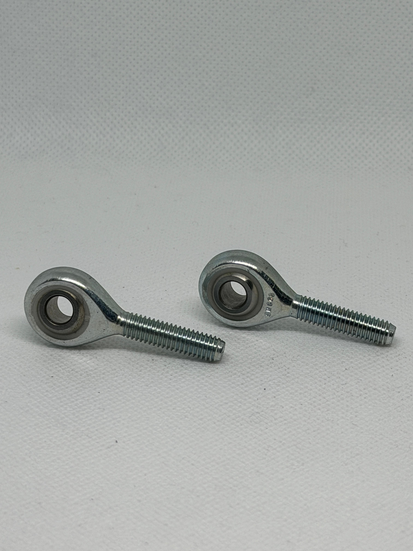 SpringFixUK pair of POS6 M6 male rod end bearings with 6mm bore and right-hand thread, made of zinc-plated steel.
